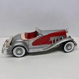 1935 Duesenberg SSJ Speedster Diecast Model in Silver and Red